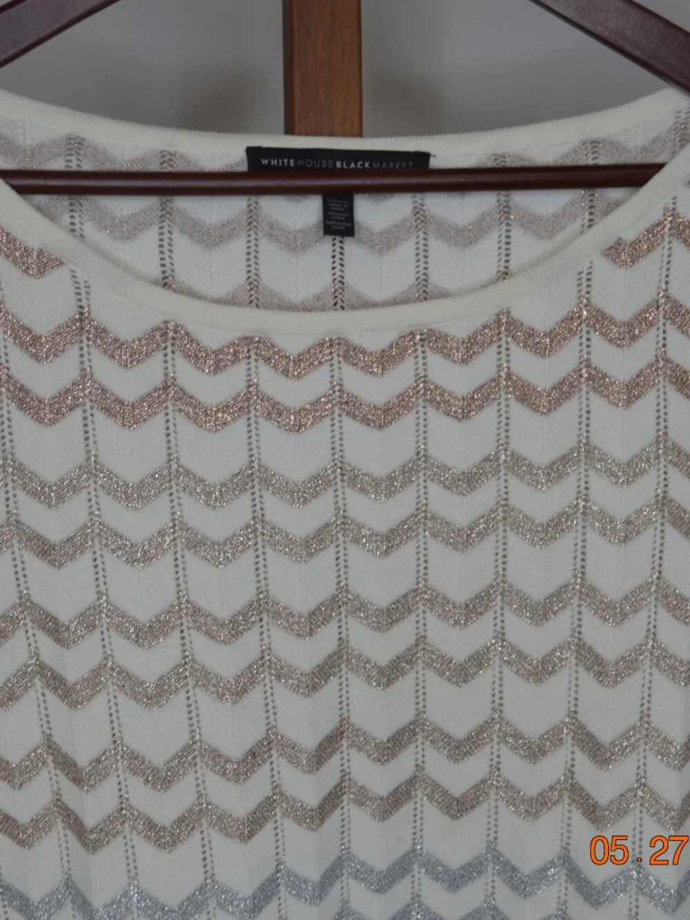 White House Black Market Women’s Large White Knit Chevron Gold Detail Blouse